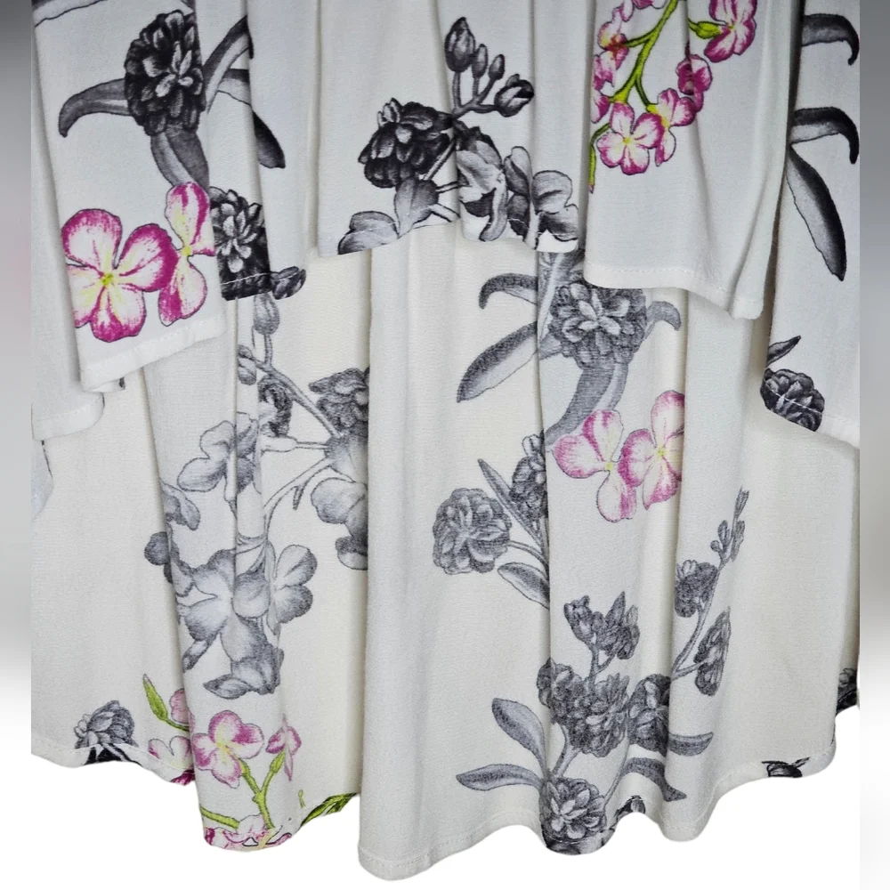 1.STATE women's cream sleeveless floral v-neck high-low top size XS